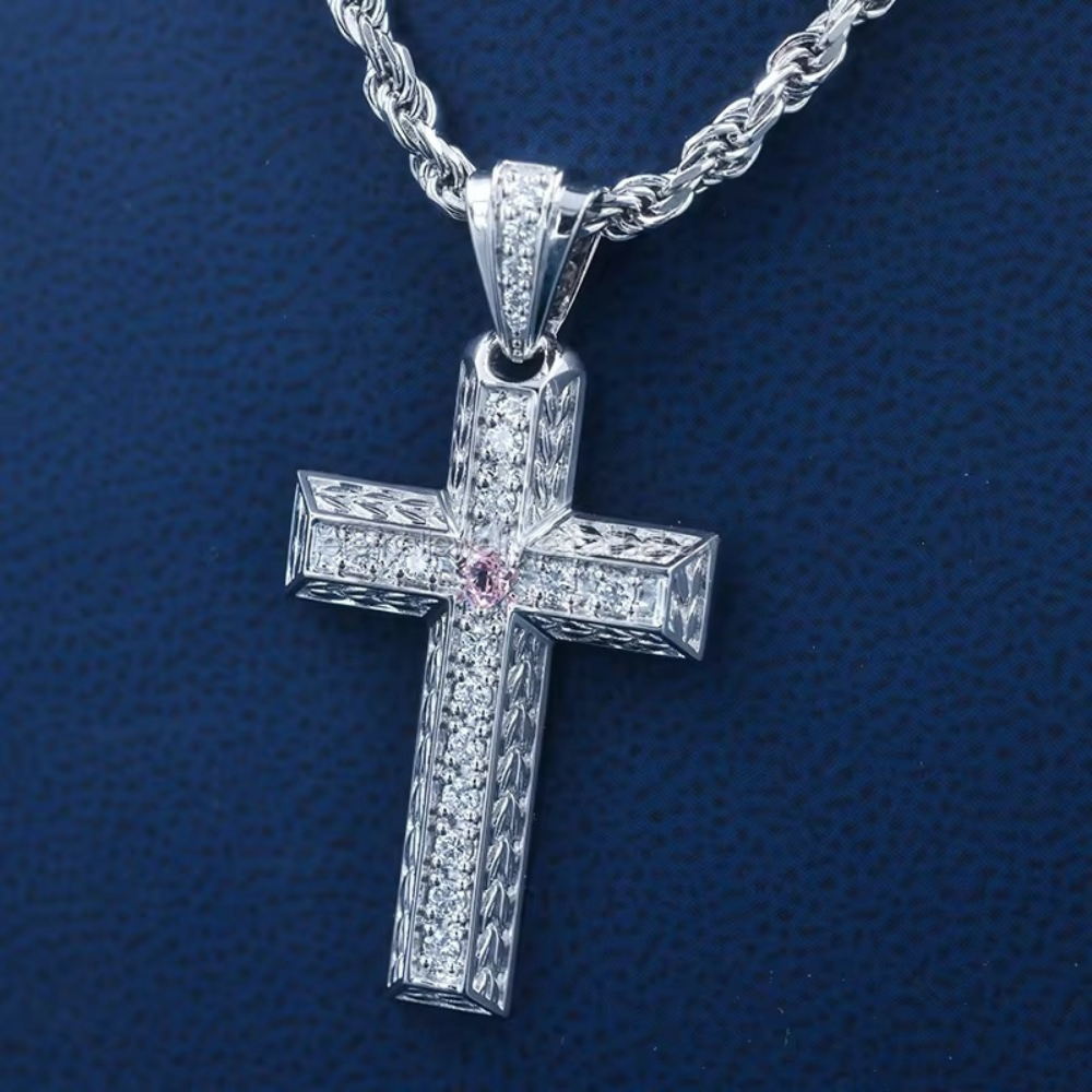 Crowned Lion VVS Moissanite Necklace - Image 3