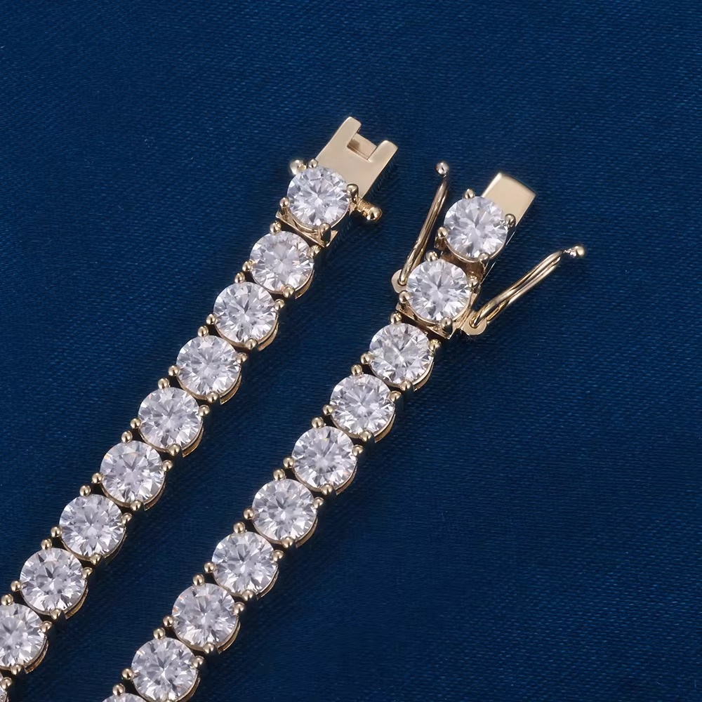 Eternal Flame VVS Moissanite Pendant - Image 2